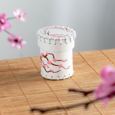 Japanese Leather Dice Cup - Würfelbecher Japanese Leather Dice Cup - Würfelbecher