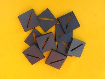 25mm x 25mm Bases diagonal geschlitzt (10)