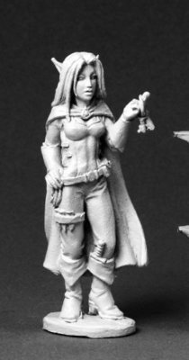 Valloa, Female Elf Thief - Reaper Miniatures