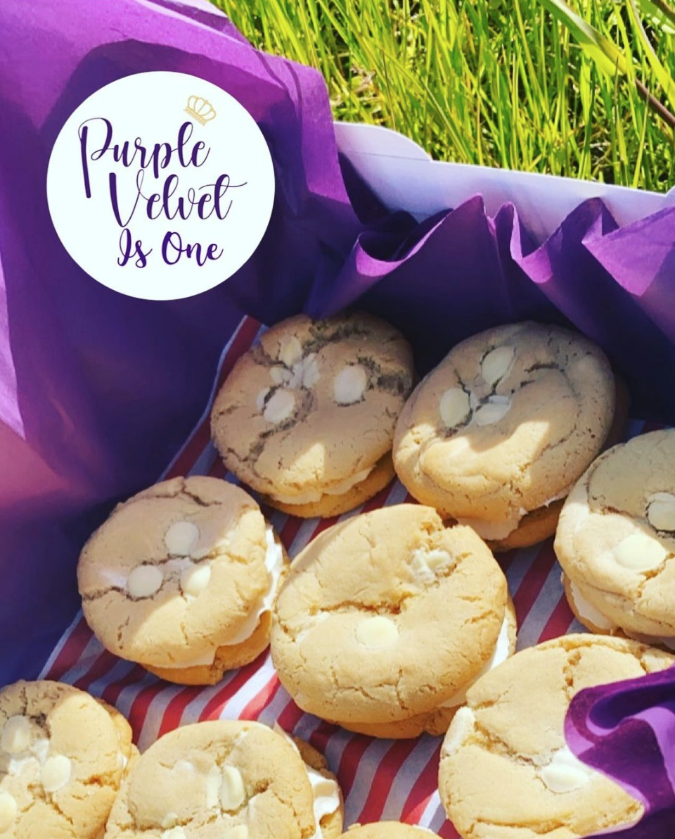 Treat Box - Cupcakes &amp; Yummies