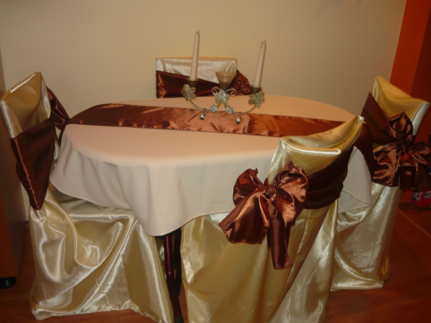 husa con crepsatin