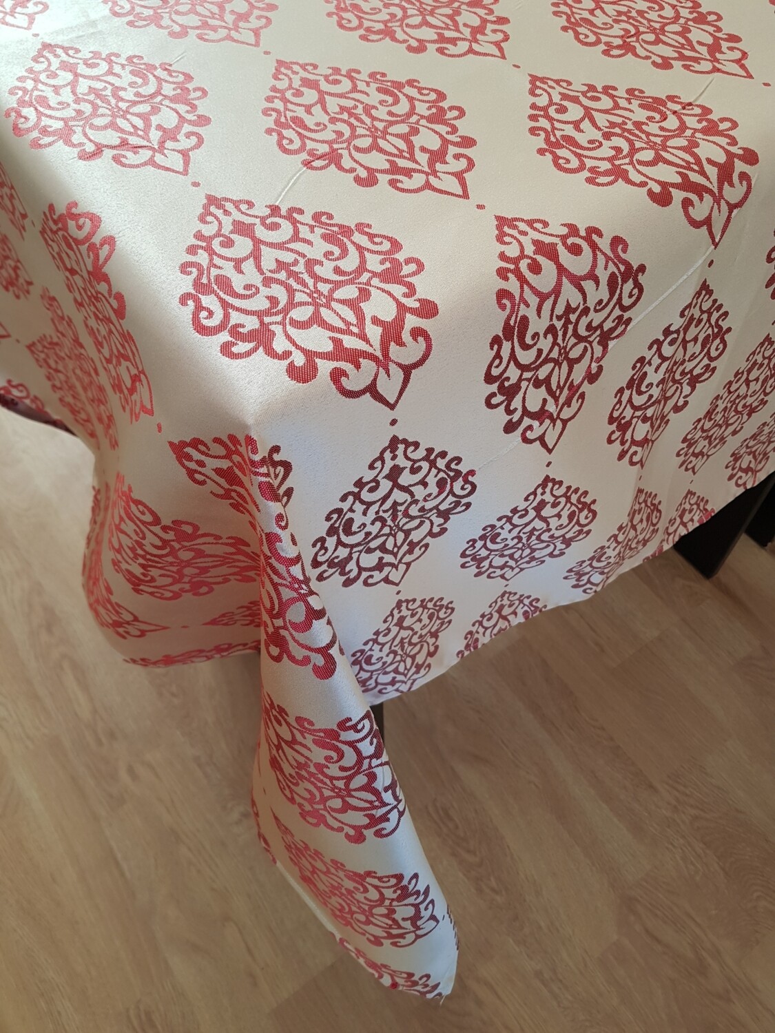 Fata masa 140x240 cm ( Crem &amp; rosu)