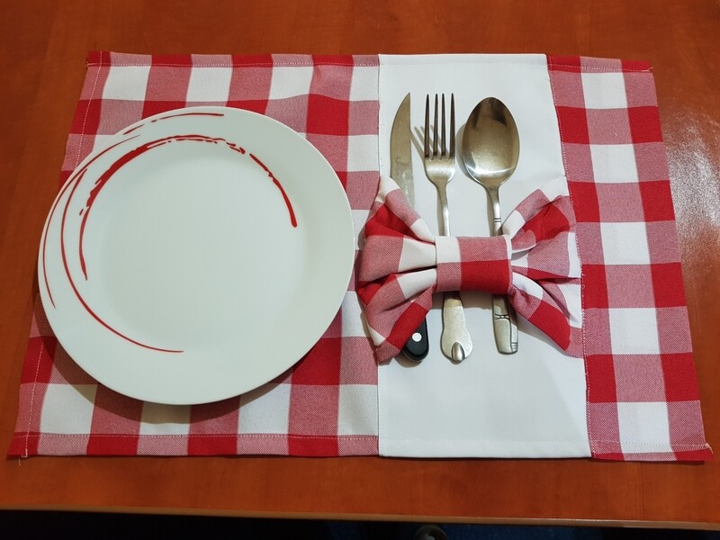 Suport farfurie si tacamuri