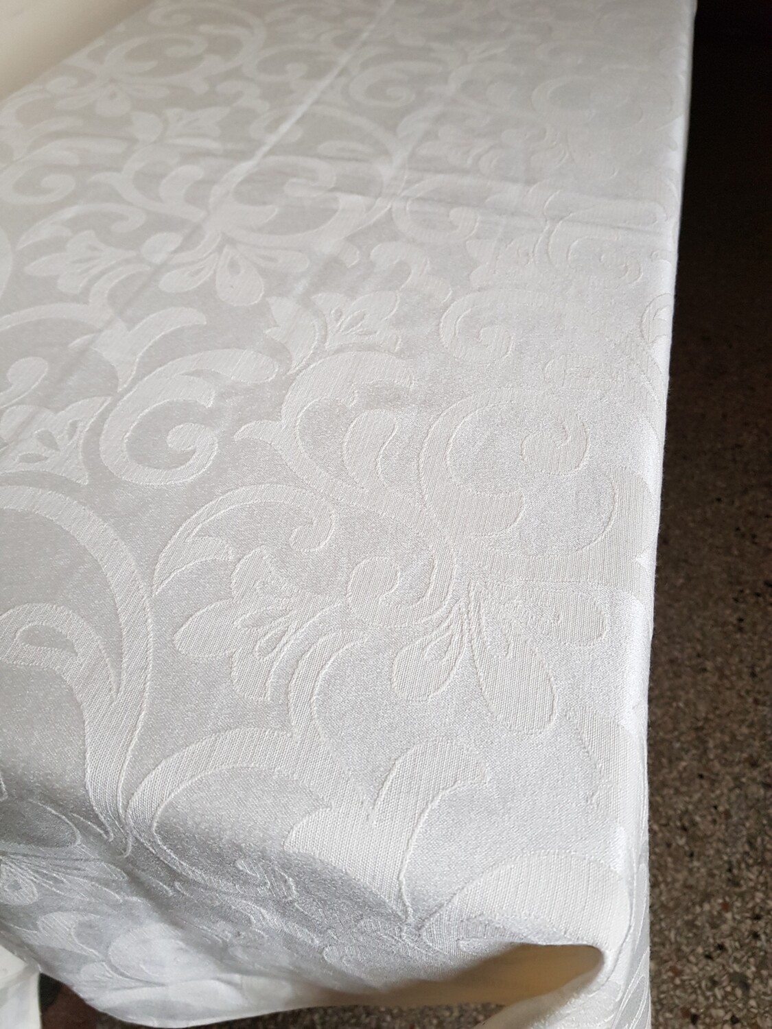 Fata masa 135x 145 cm, damasc ivory-crem