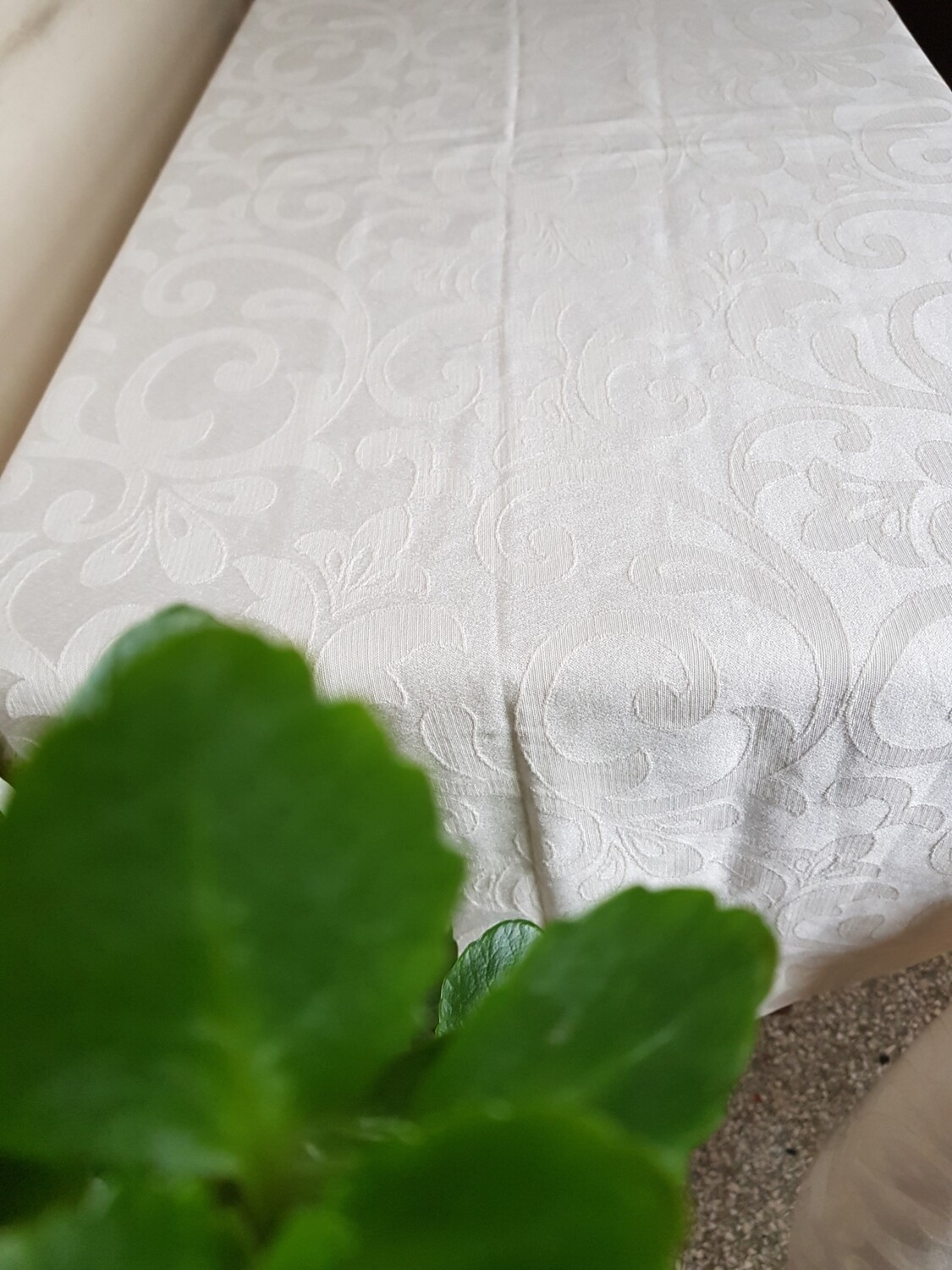 Fata masa 135x 145 cm, damasc ivory-crem