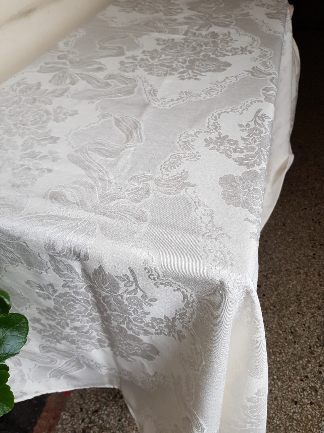 Fata masa 140x155 cm, damasc model flori si funde