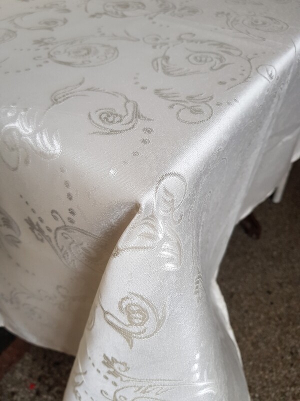 Fata masa brocard ivory model oriental