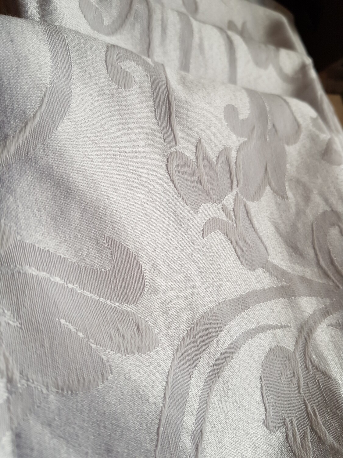 Servet 35x35 damasc alb, model lalea