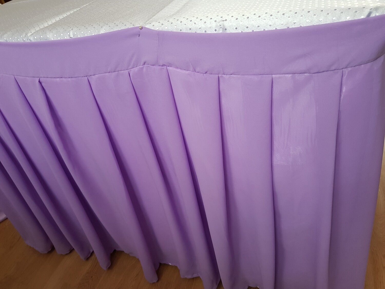 Fusta voal pentru masa  finalizata in pliuri