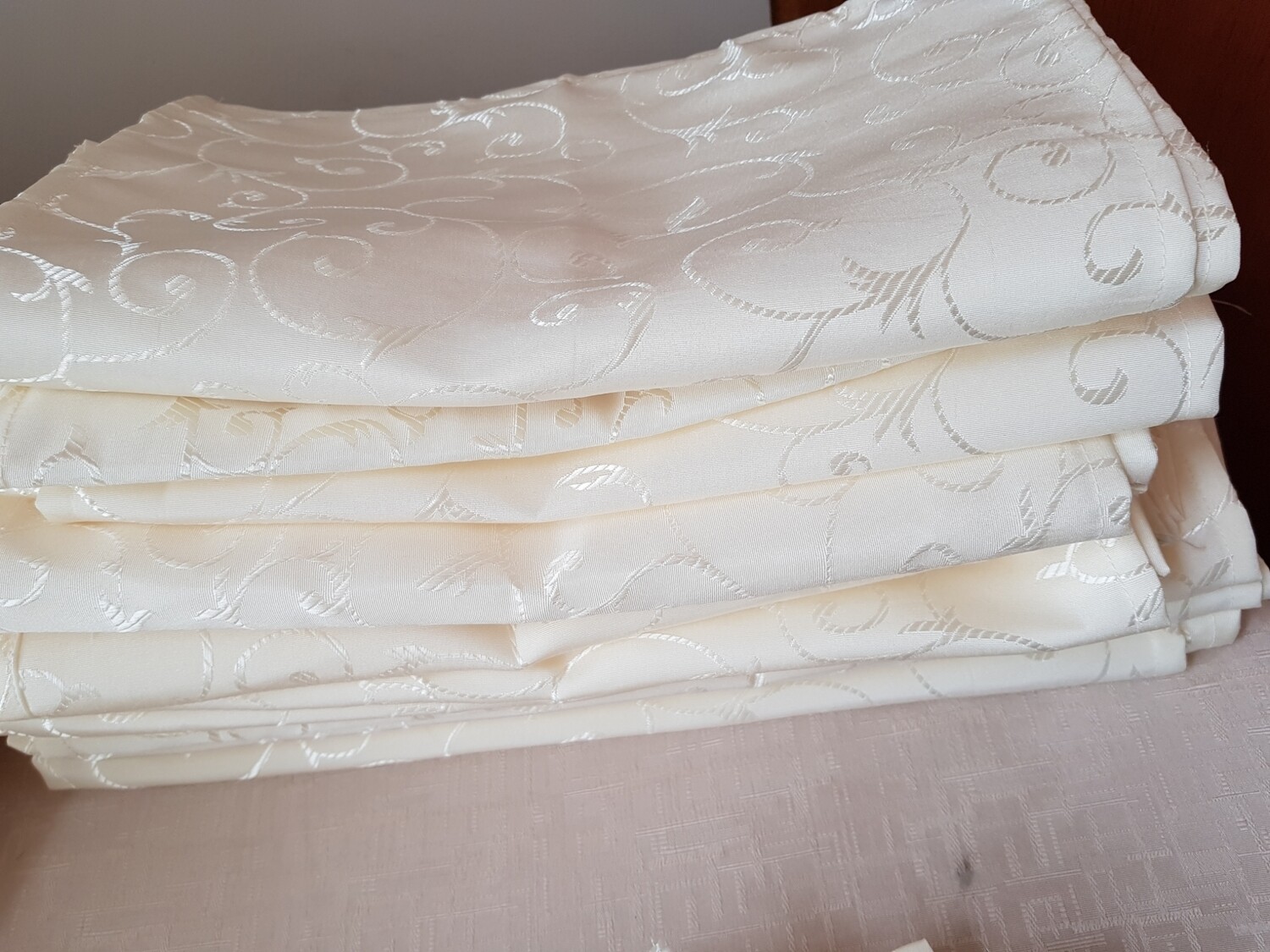 Servet brocart ivory galbui 30x30 cm
