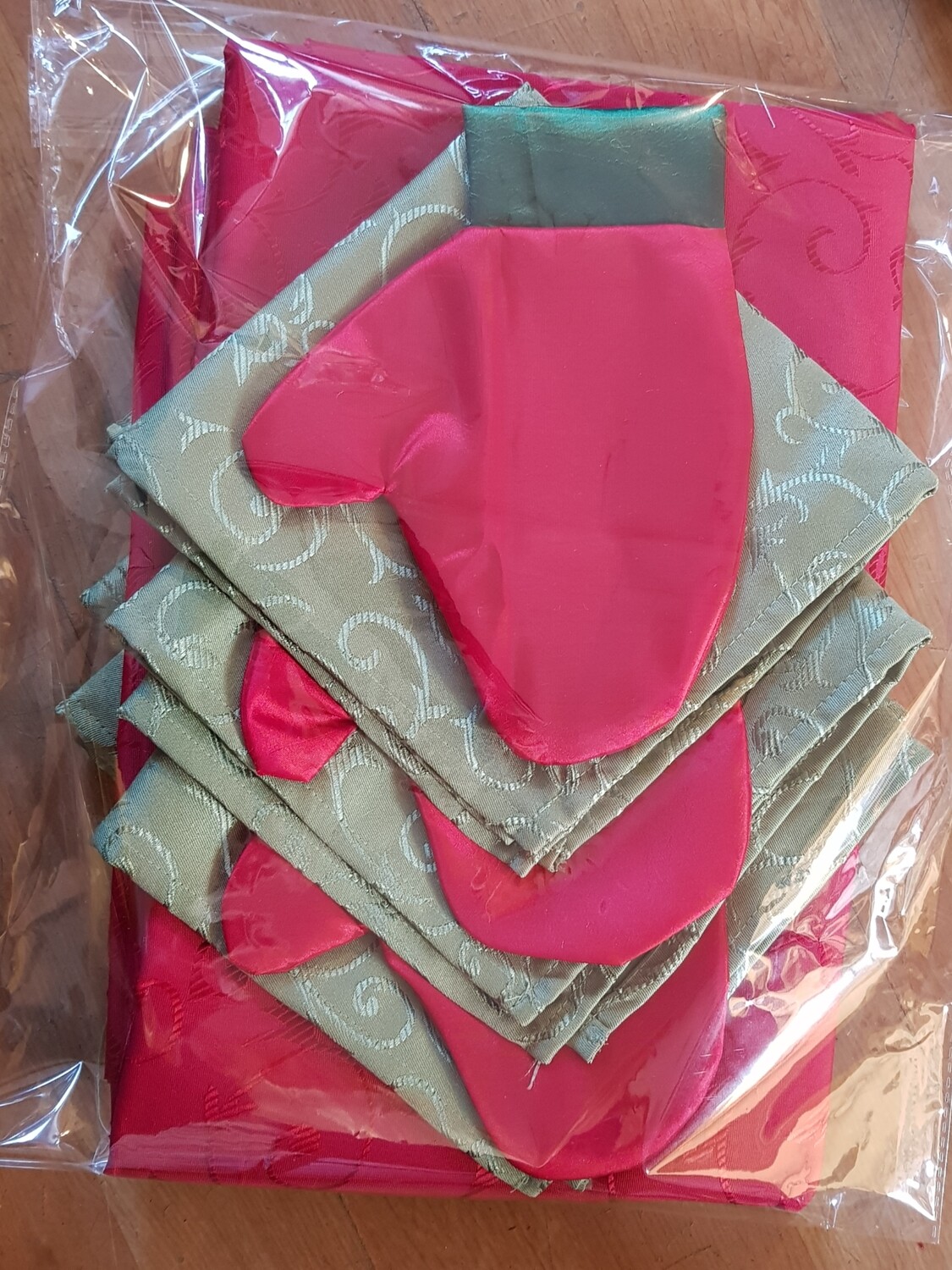 Set masa rosu &amp; verde