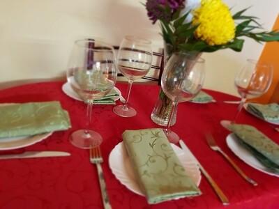 Set masa rosu &amp; verde