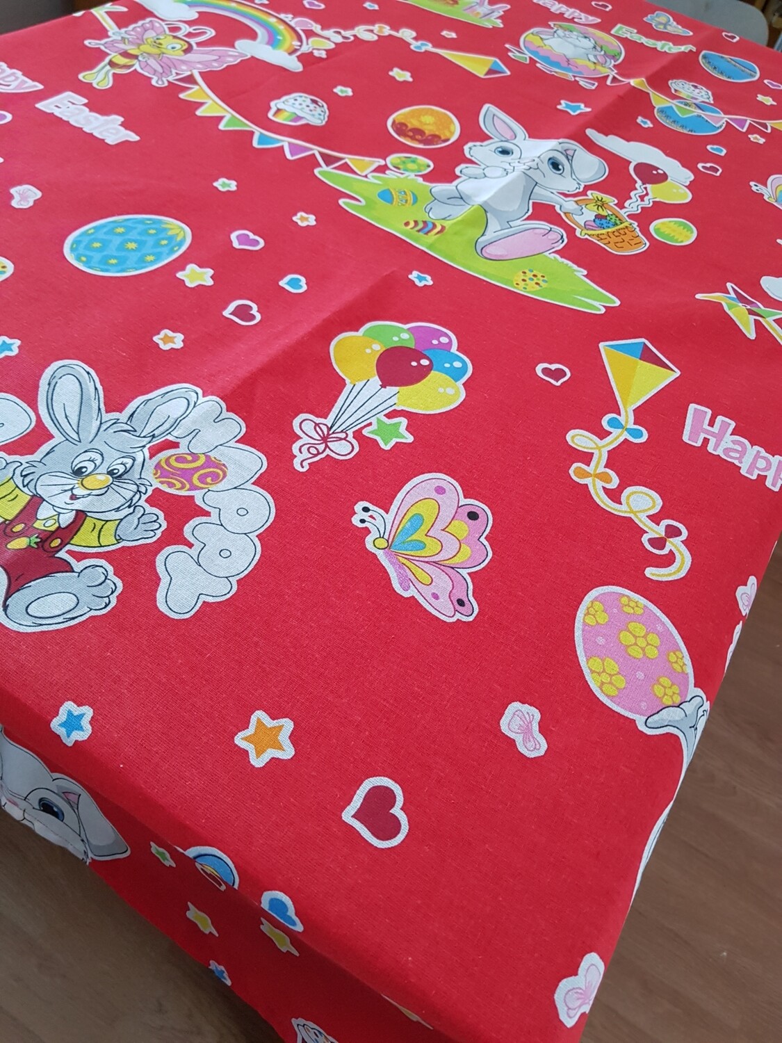 Față masă ”Happy Easter”- fundal roșu