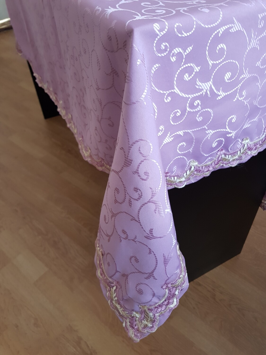 Fata masa 140x240 cm cu  dantela brodata