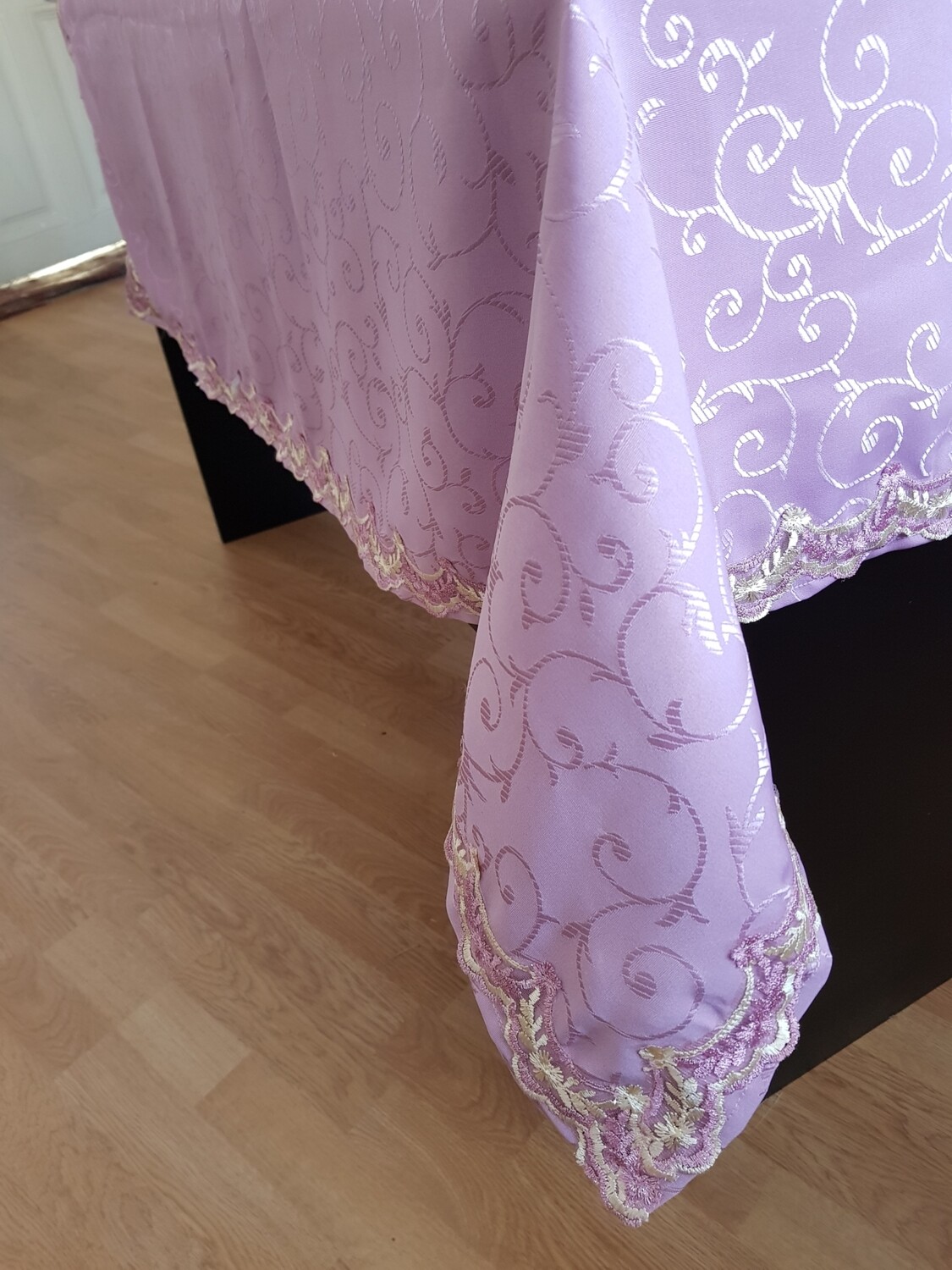 Fata masa 140x240 cm cu  dantela brodata
