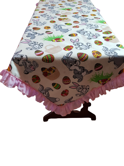 Fata masa 110x110 cm cu volan din voal roz