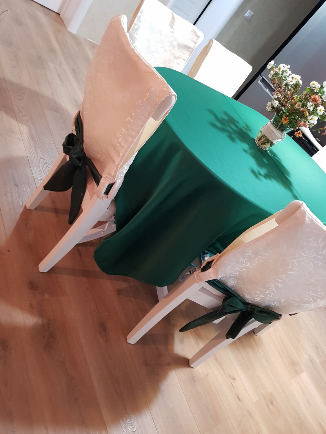 Set verde pentru masa si scaune