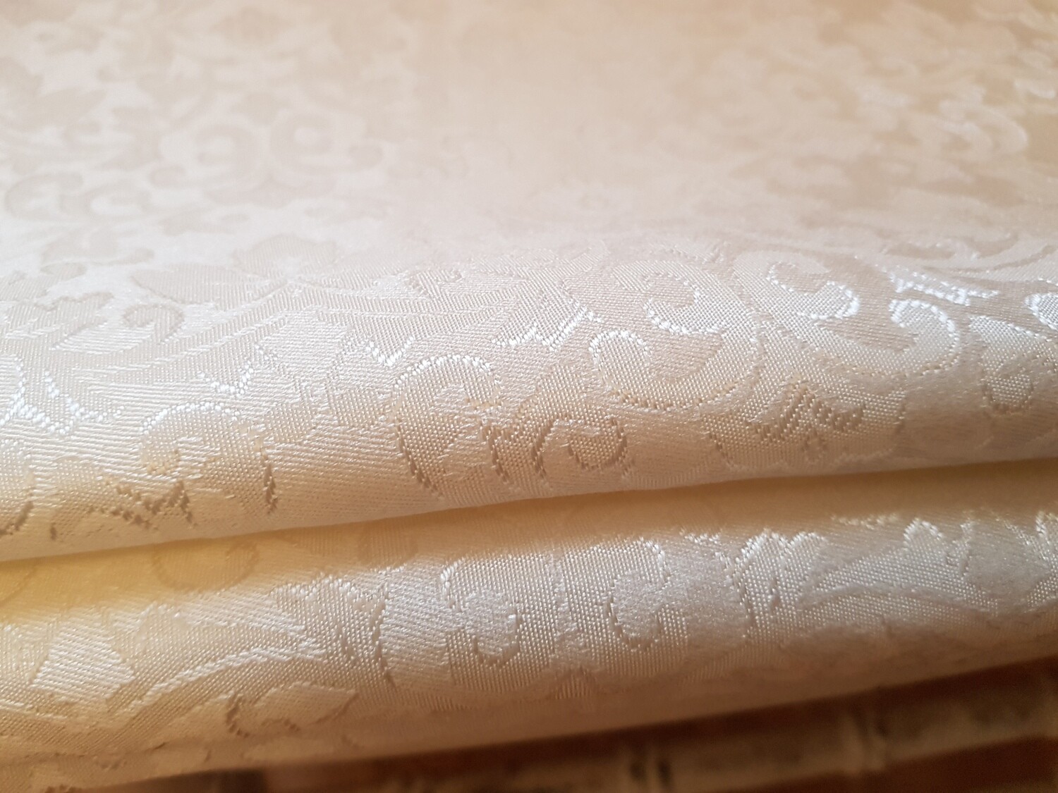 Față de masă dreptunghiulară,  brocart ivory , ”fleur de lis”