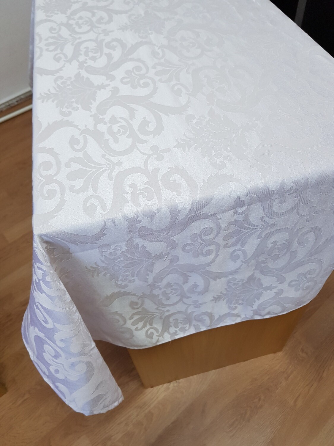Față de masă damasc model ”tapet”