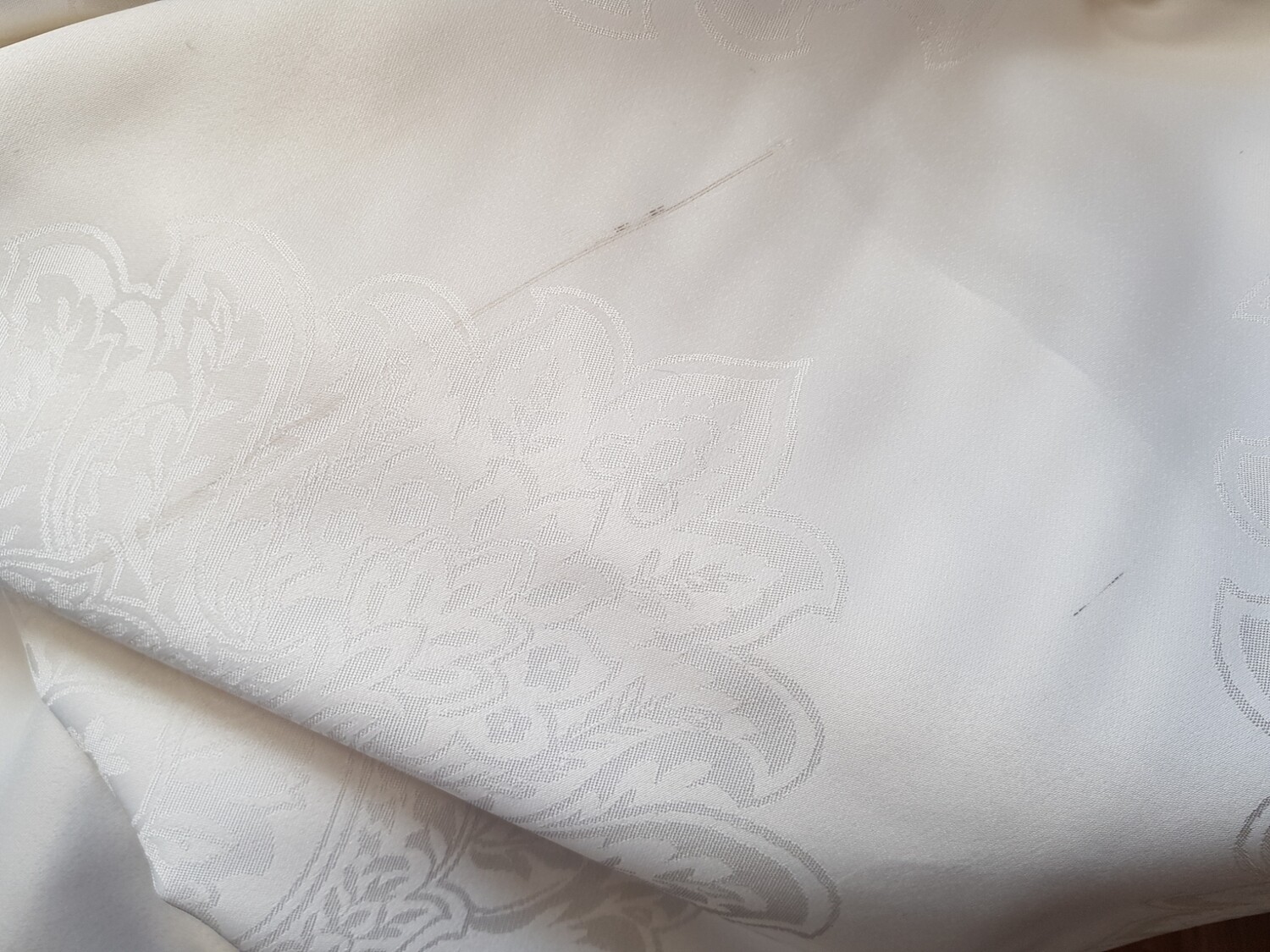 Fata masa  brocart ivory light, model floral