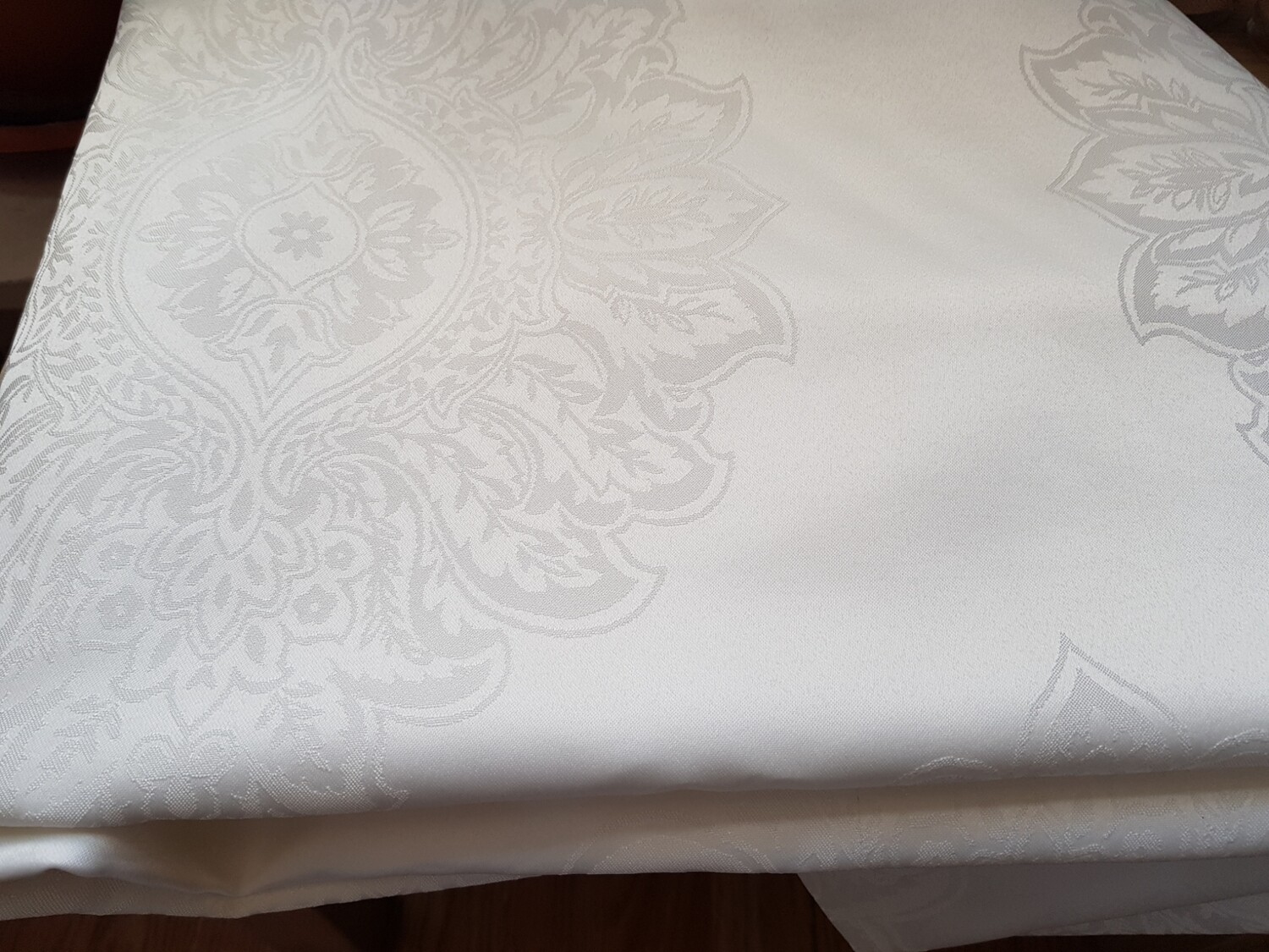 Fata masa  brocart ivory light, model floral