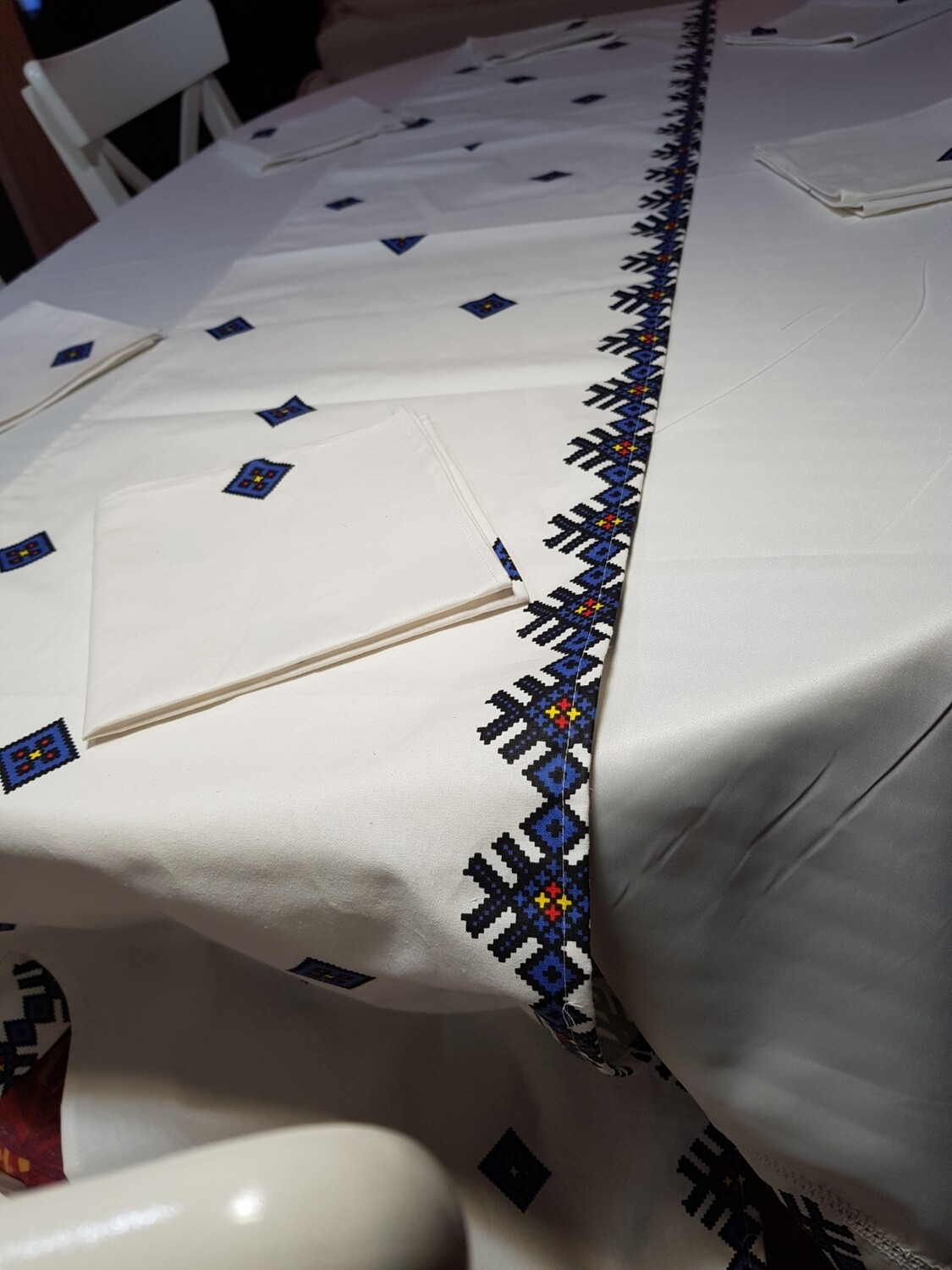 Set masa motive traditionale
