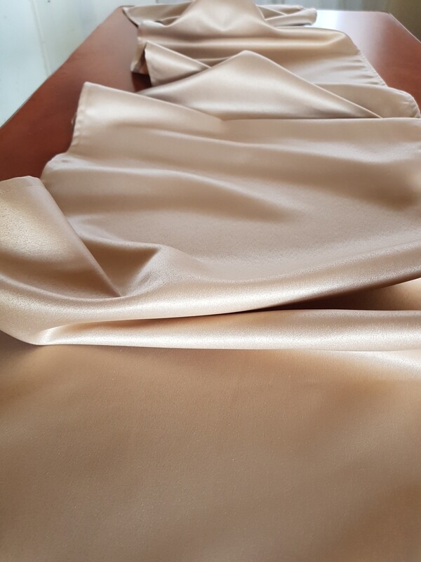 Traverse pentru masa 43x220 cm, crem-auriu