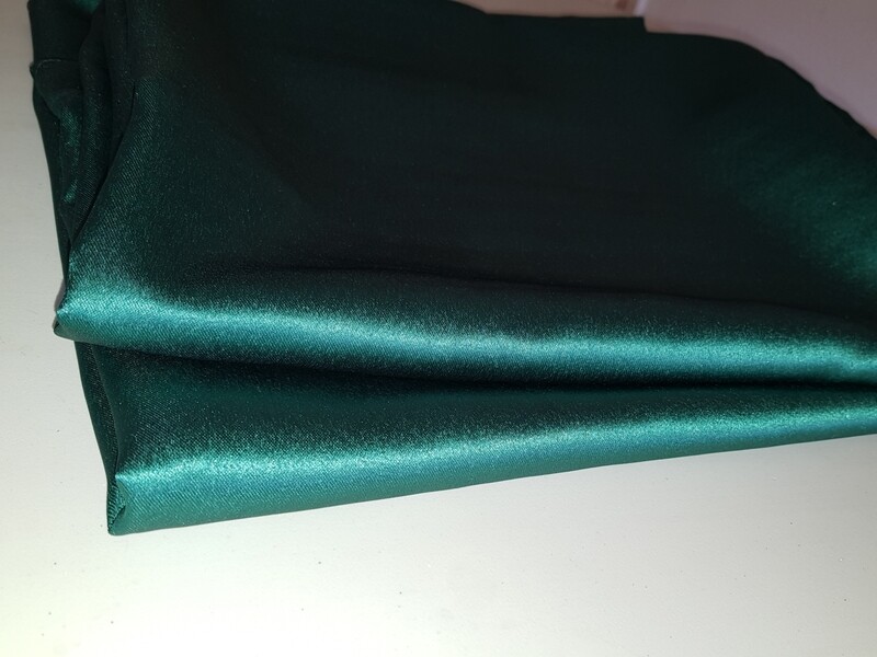 Față masă brocart satinat verde smarald Față masă brocart satinat verde smarald