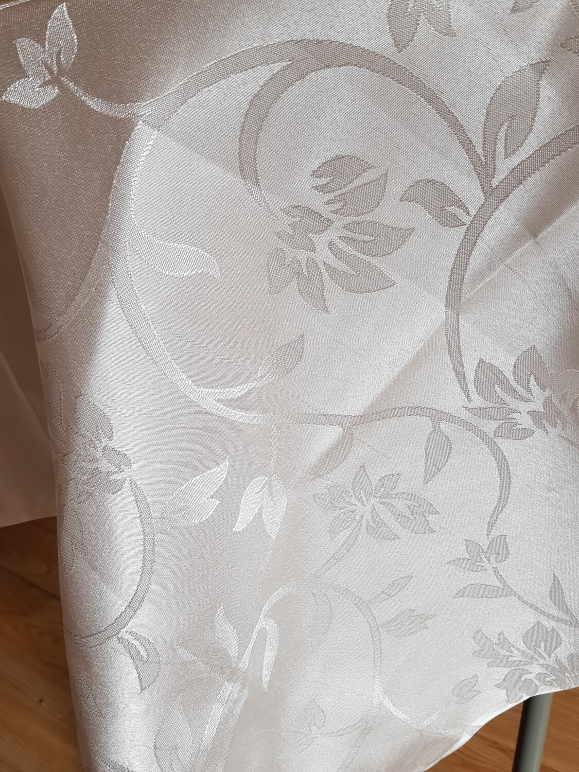 Fețe masă brocat ivory, model floral
