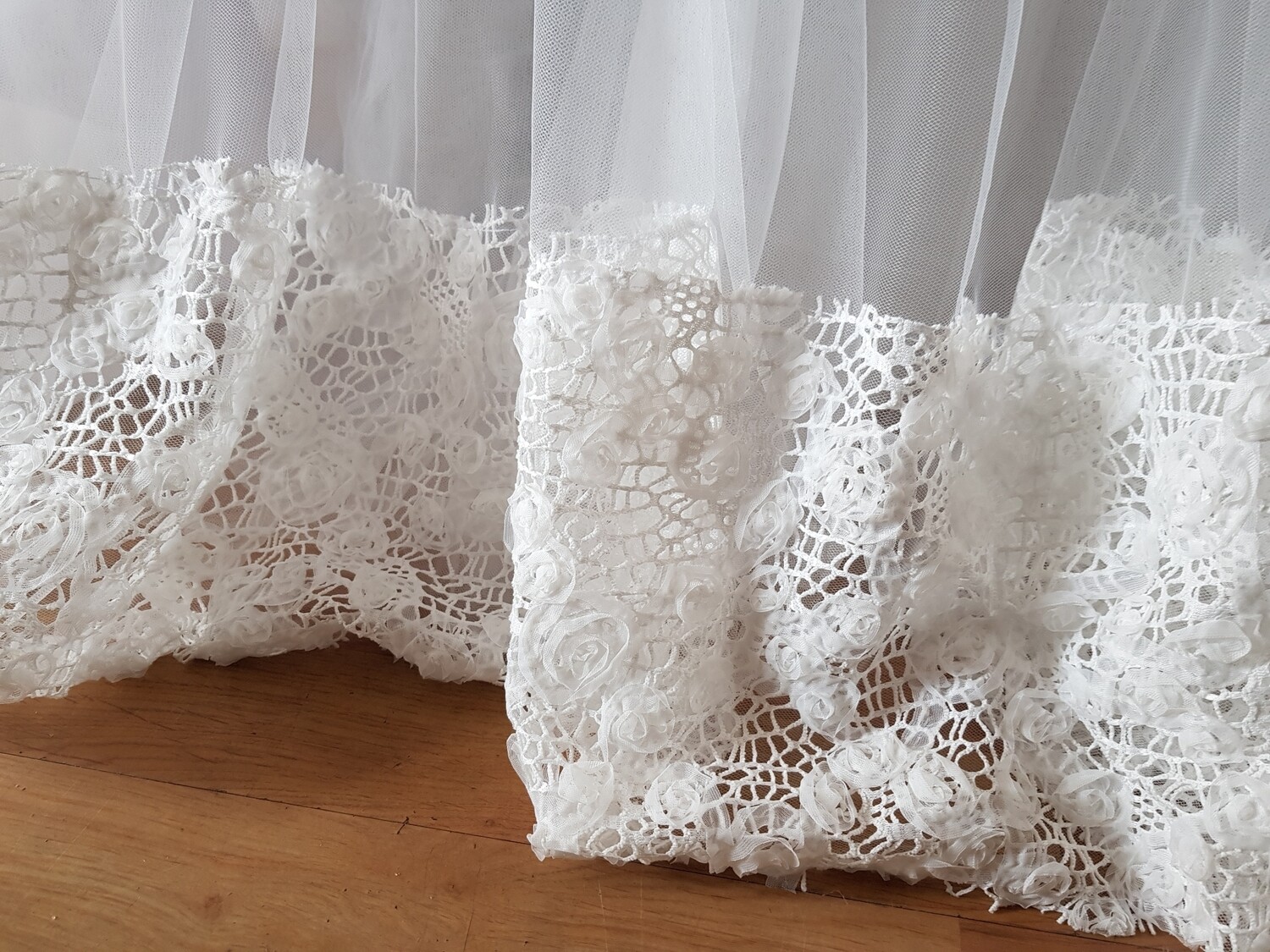 Fusta masa tulle si dantela