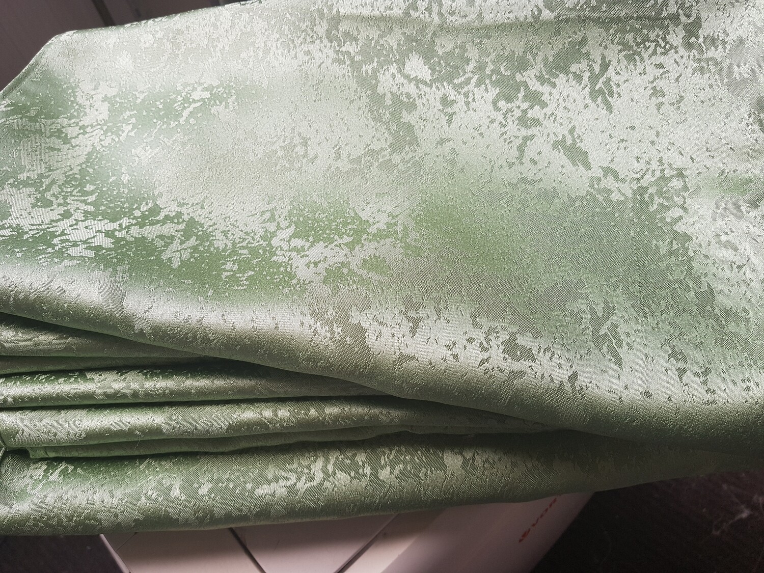 Traversa  brocart verde ”mar”, model a p e