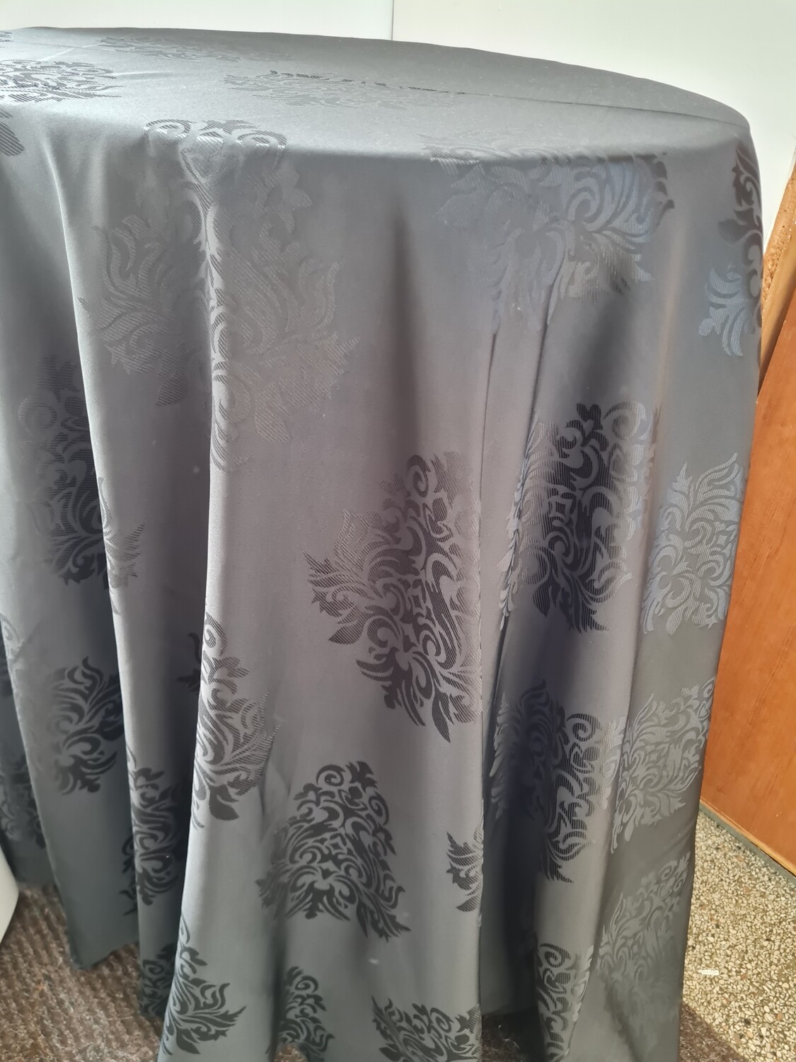 Fata masa neagra, D280 cm