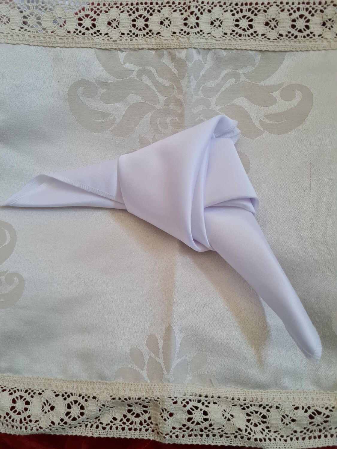 Șervet  brocart uni alb fara model, aspect satinat