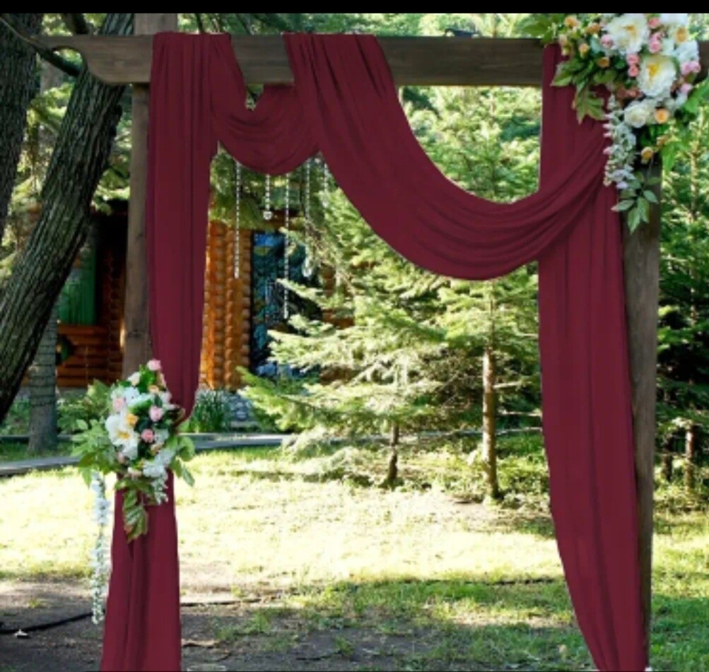 Decor arcada cu eșarfe voal