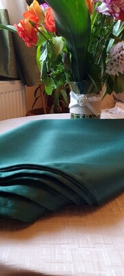 Față de masă 155x345 cm brocart satinat verde