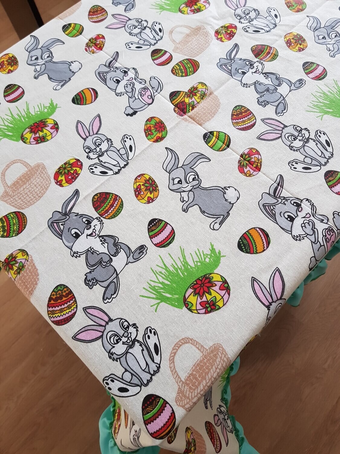 Față de masă bumbac cu imprimeu iepuri și volan încrețit (120x120 cm)