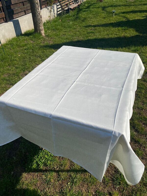 Fețe masă brocard ivory fara model Fețe masă brocard ivory fara model