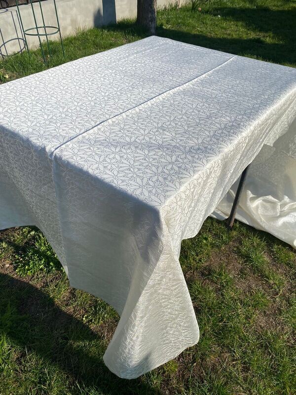 Față masă brocart ivory model margarete Față masă brocart ivory model margarete