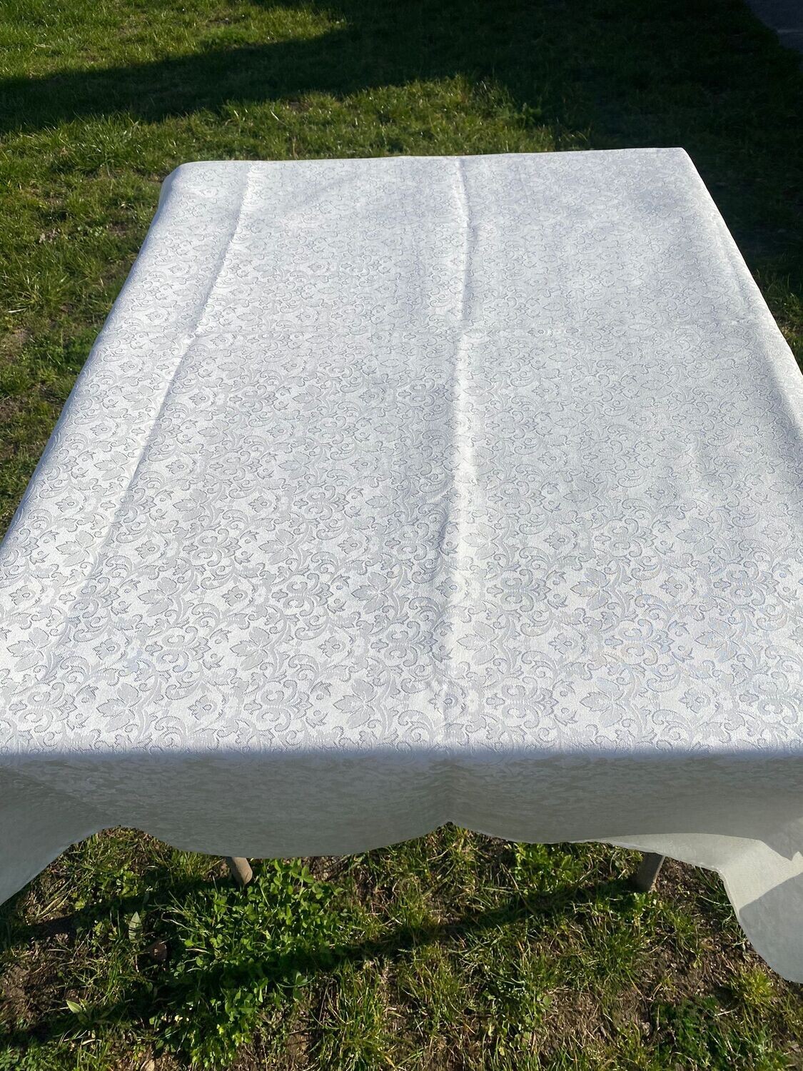 Față de masă dreptunghiulară,  brocart ivory , ”fleur de lis”