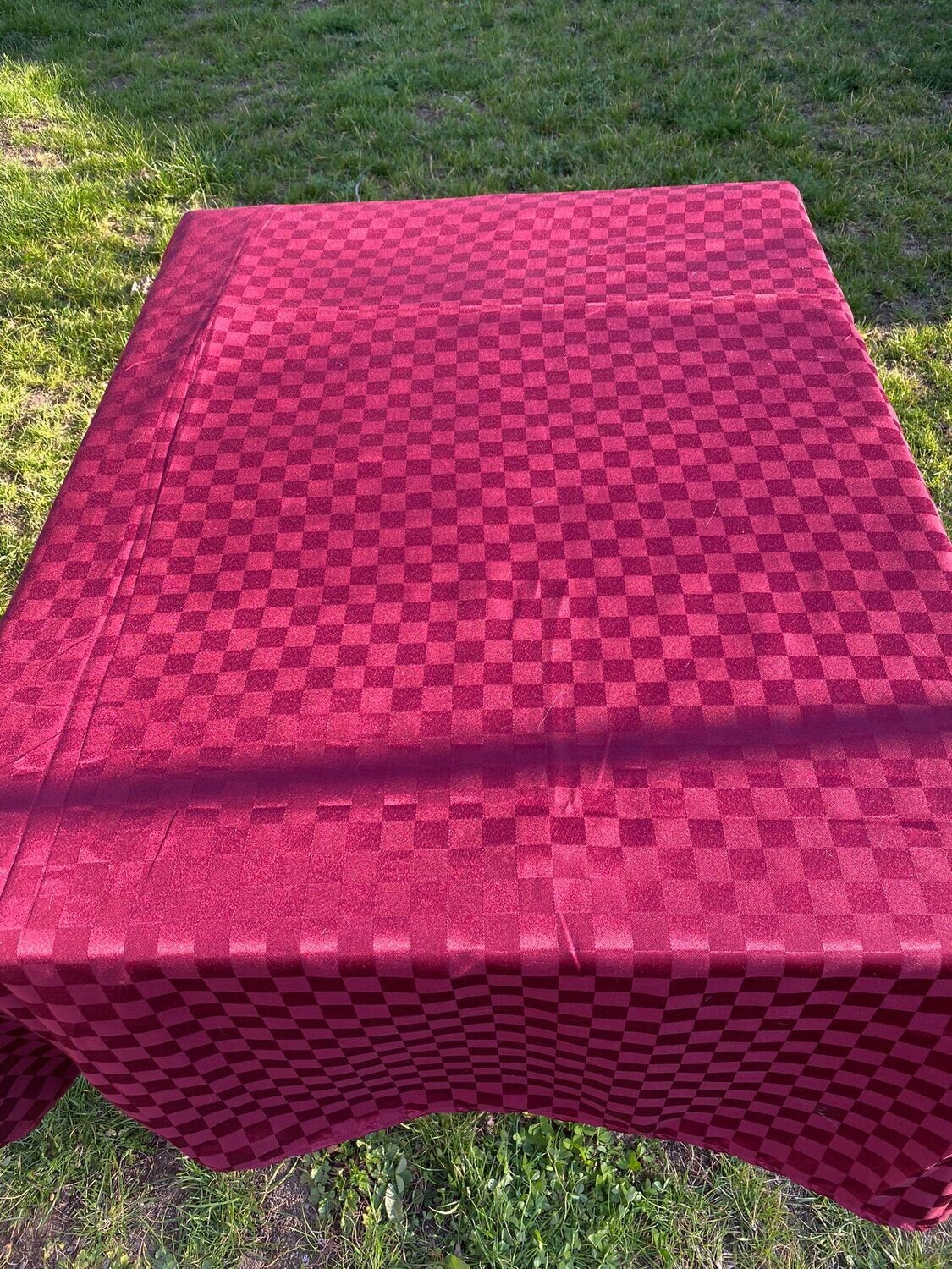 Fețe masă 200x215 cm , brocart vișiniu, patrațele
