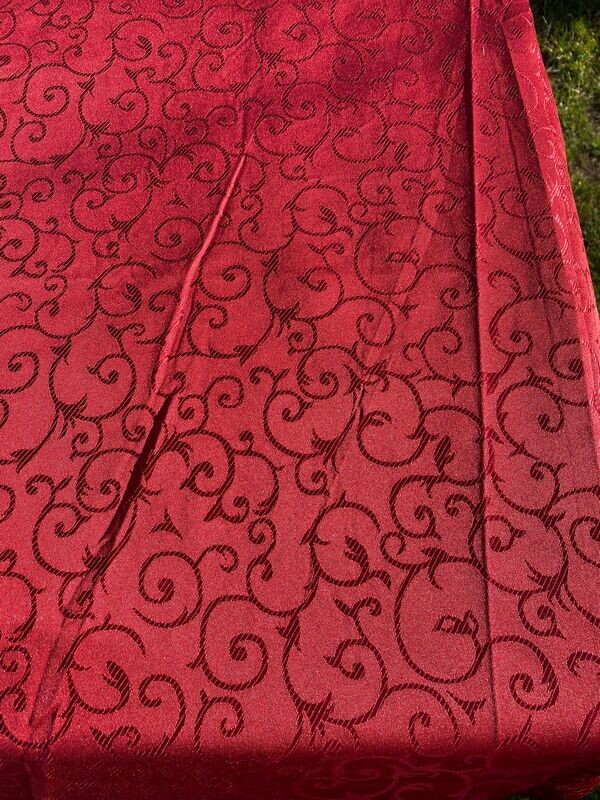 Fețe de masă brocart vișiniu, model melci