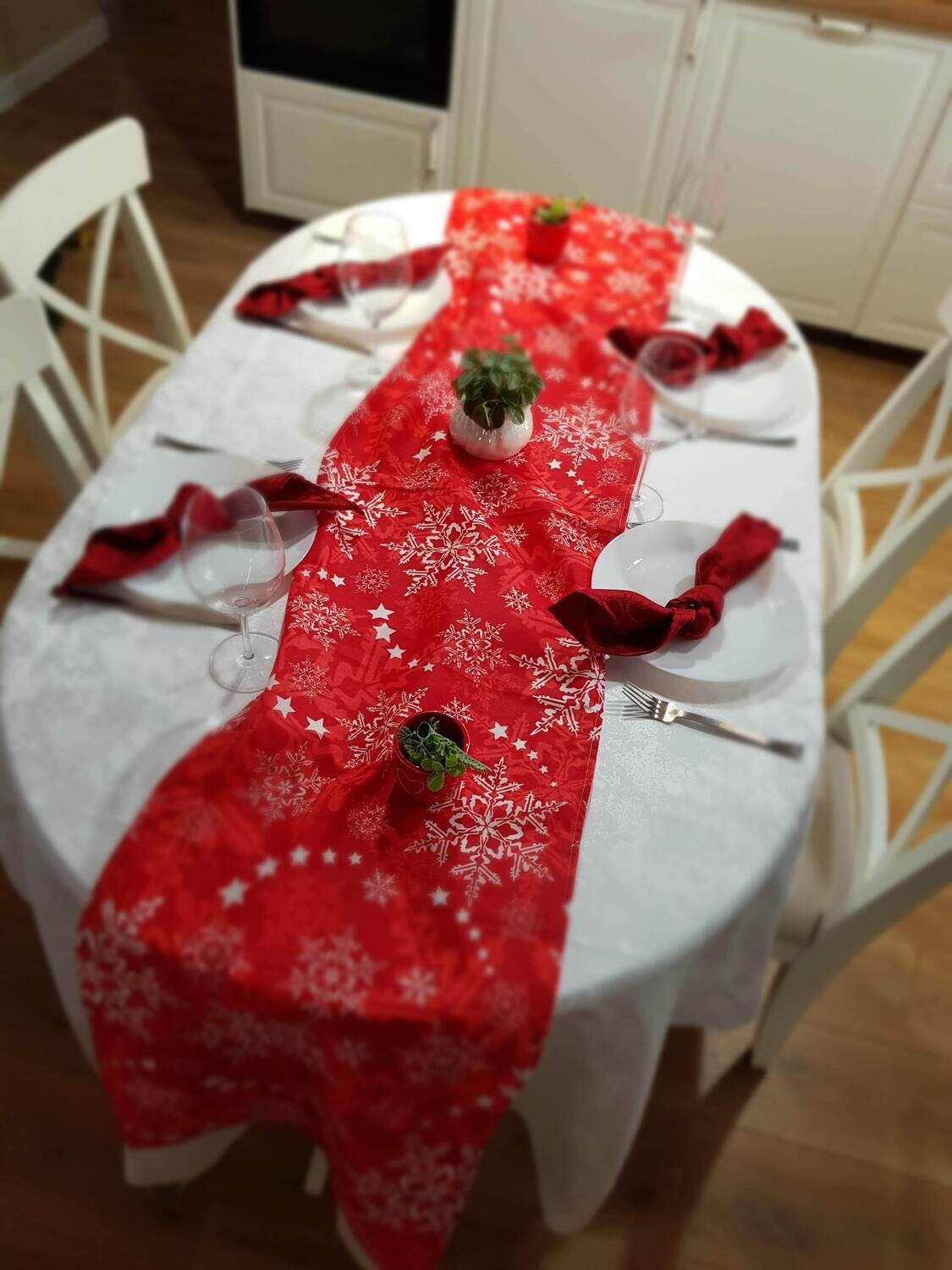 Traversa masa bumbac rosu cu steluțe albe