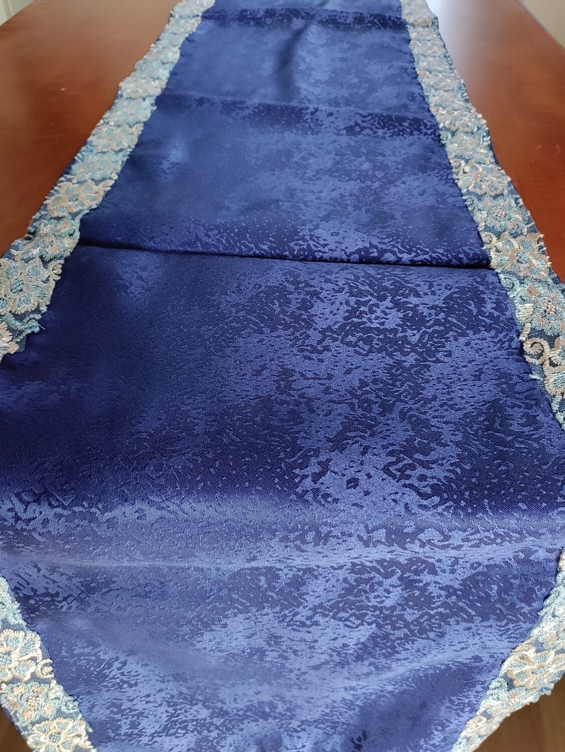 Napron bleumarin cu dantela