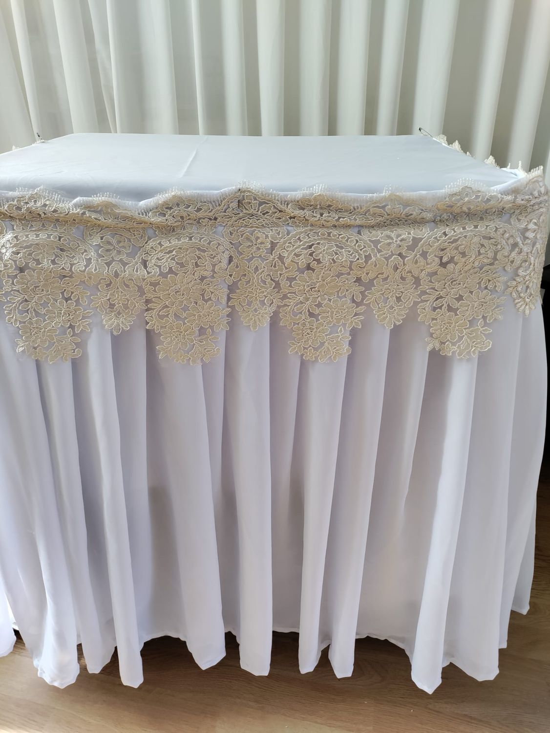 Fustă masa voal si dantela brodata
