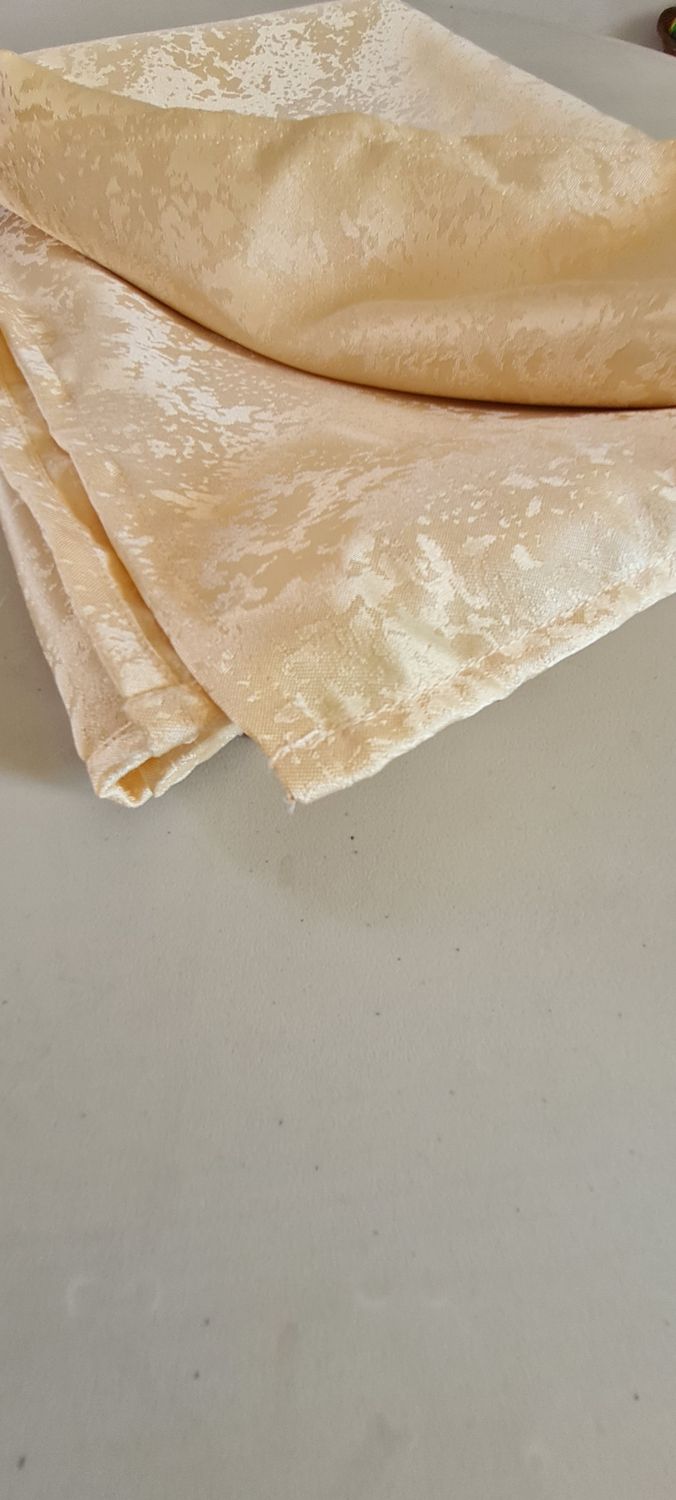 Șervet brocart crem, model ape