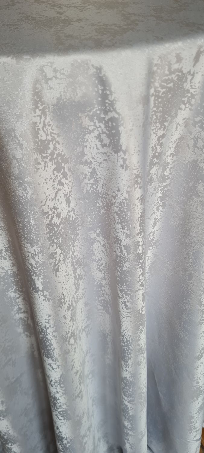 Față de masă brocart gri argintiu