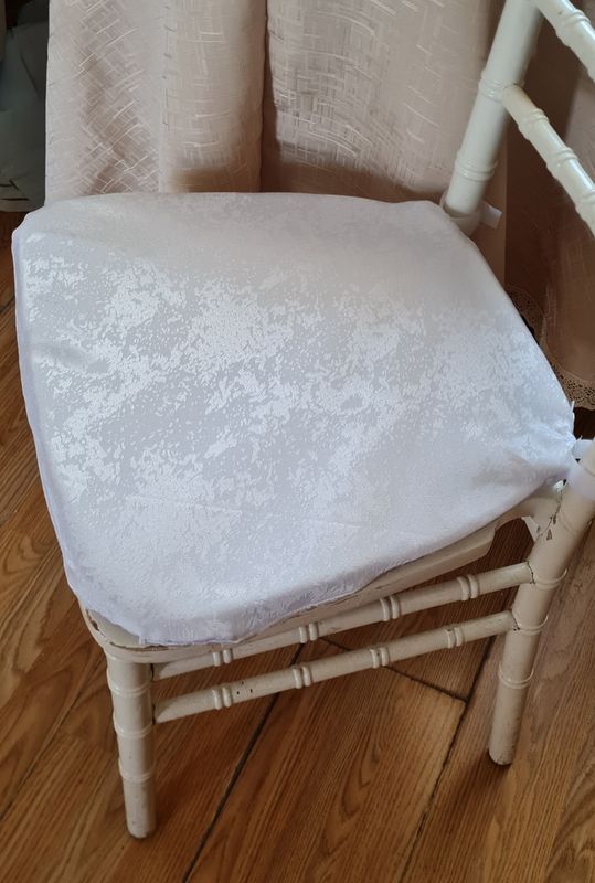 Husă brocart alb model ape pentru  pernă scaun chiavari