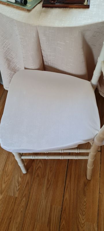 Husă pernă scaun chiavari, confecționată din catifea albă