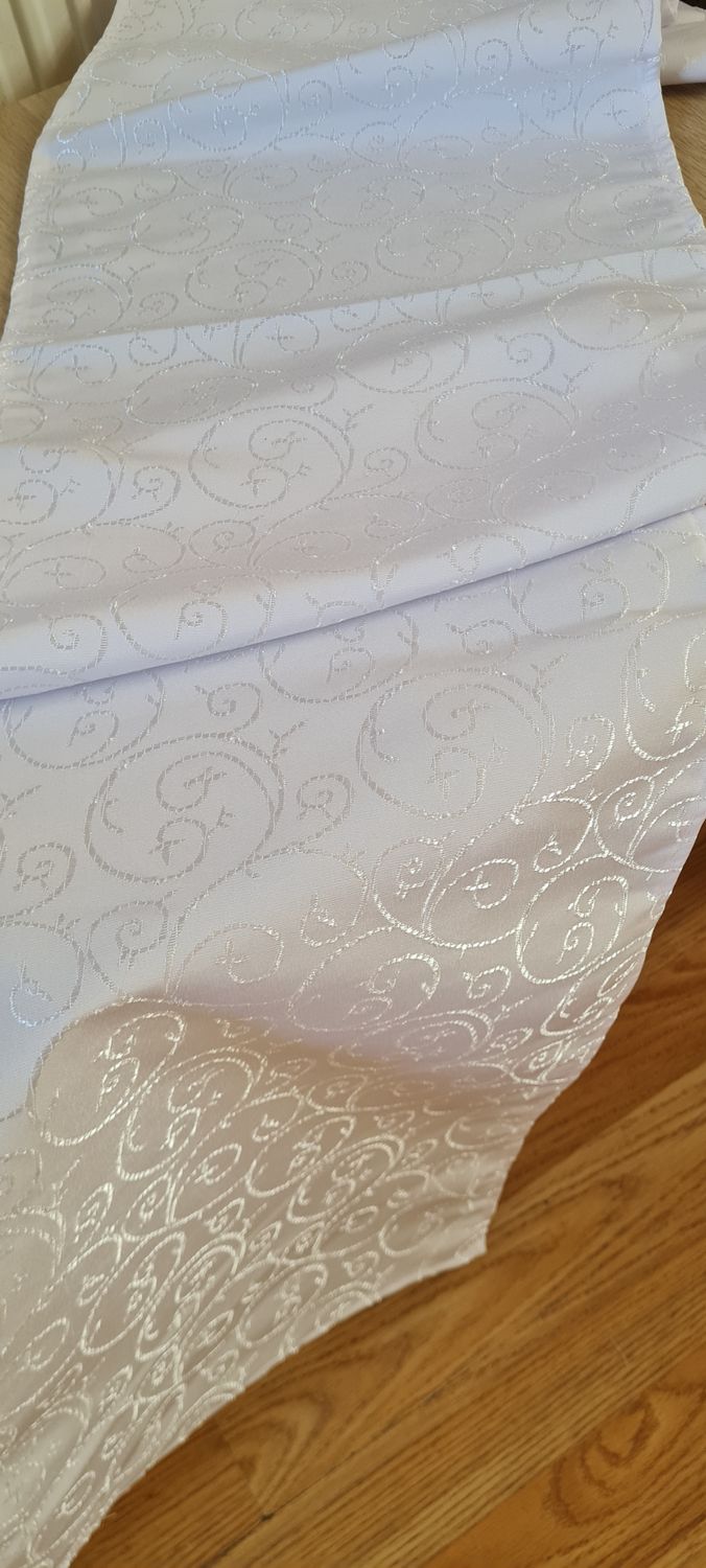 Pachet 8 traverse masă 33x195 cm, brocart alb (”melci” mici)