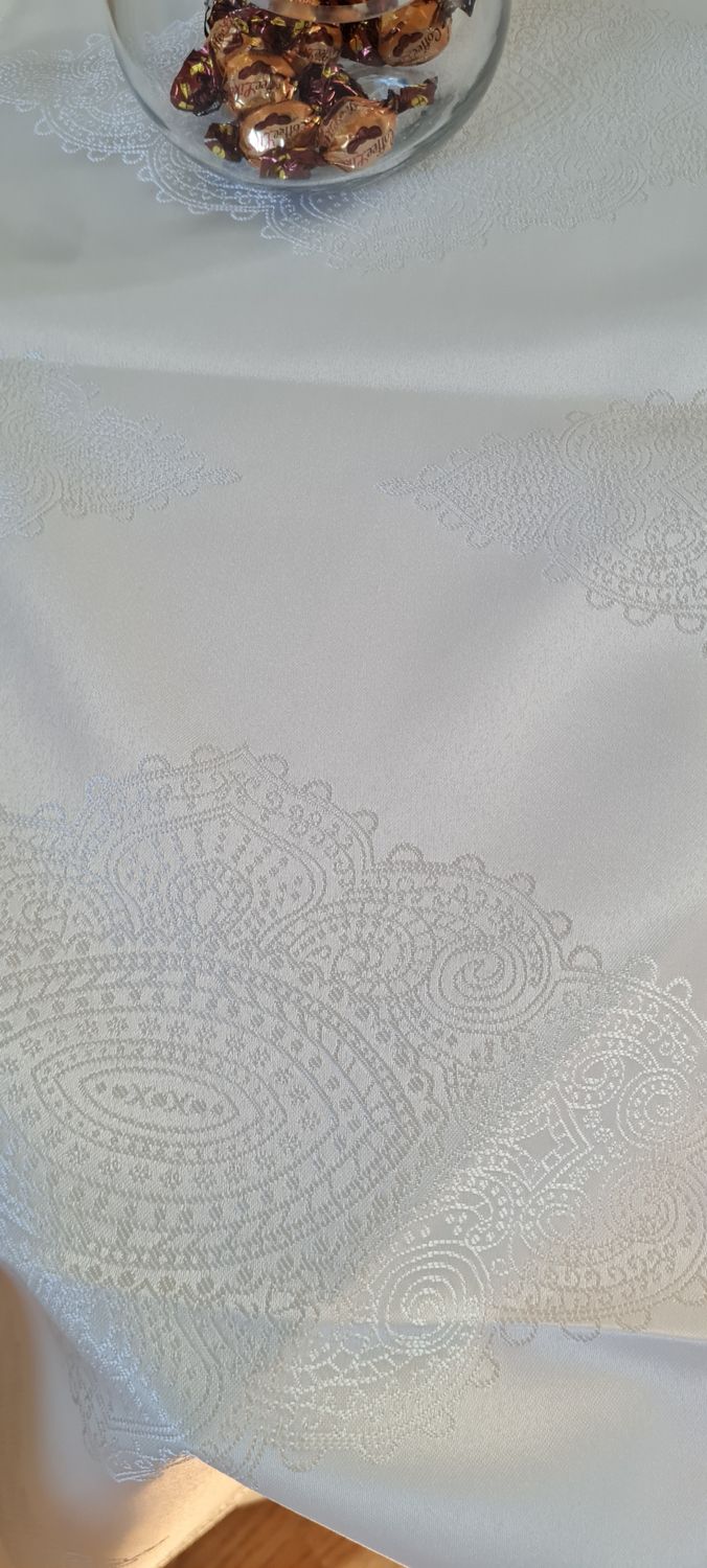 Traverse masa brocart ivory,  model hindus